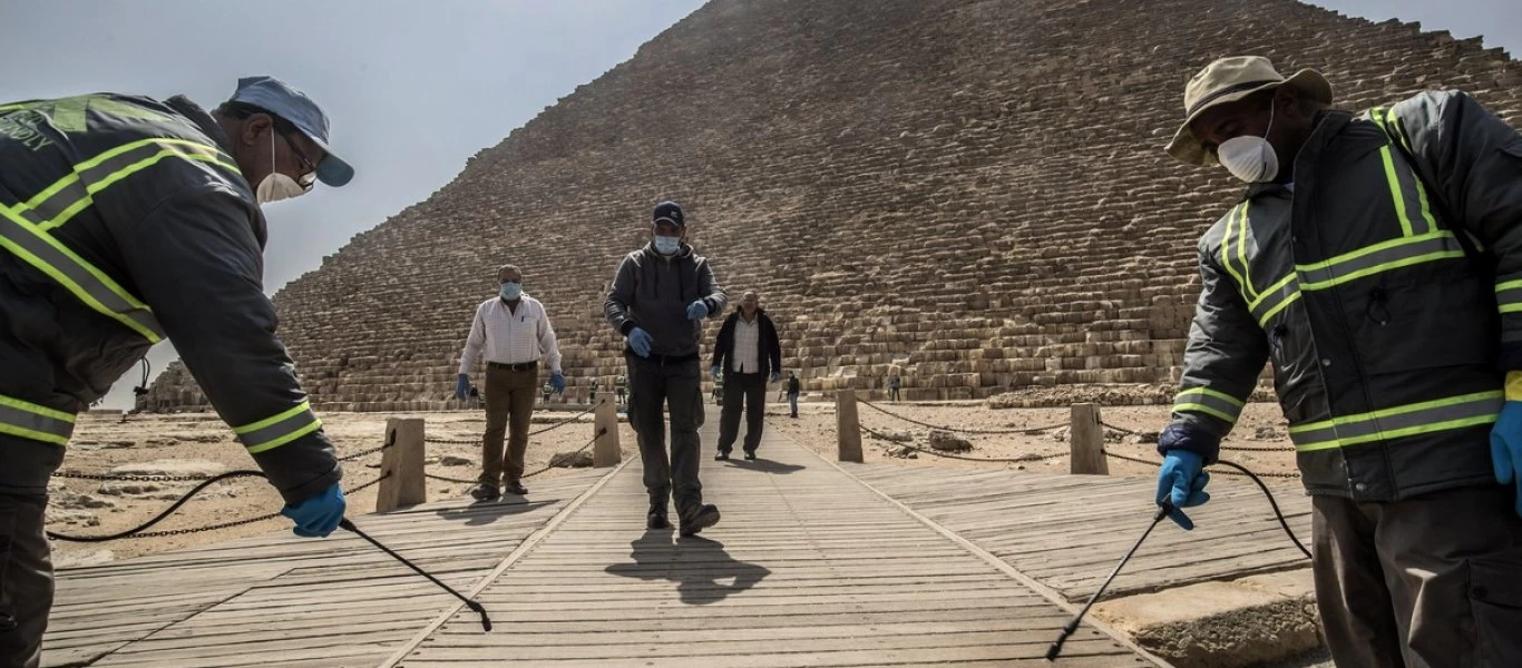 Η Αίγυπτος ετοιμάζεται να λάβει αυστηρότερα μέτρα κατά του κορωνοϊού αλλά... από Δεκέμβρη